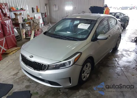 2018 Kia Forte Lx z USA, uszkodzony, nr VIN 3KPFK4A72JE183773